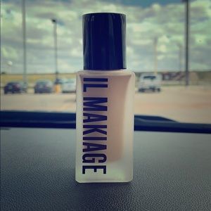IL MAKIAGE Base Foundation
